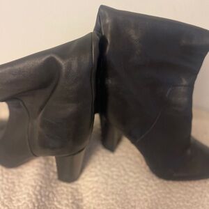 Vero Cuoio Black Heeled Boots